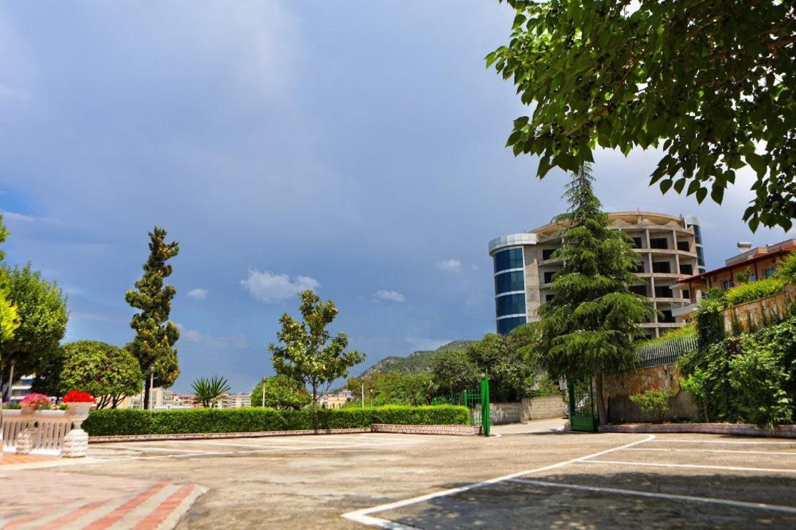 Hotel Europa Vlorë Exterior foto
